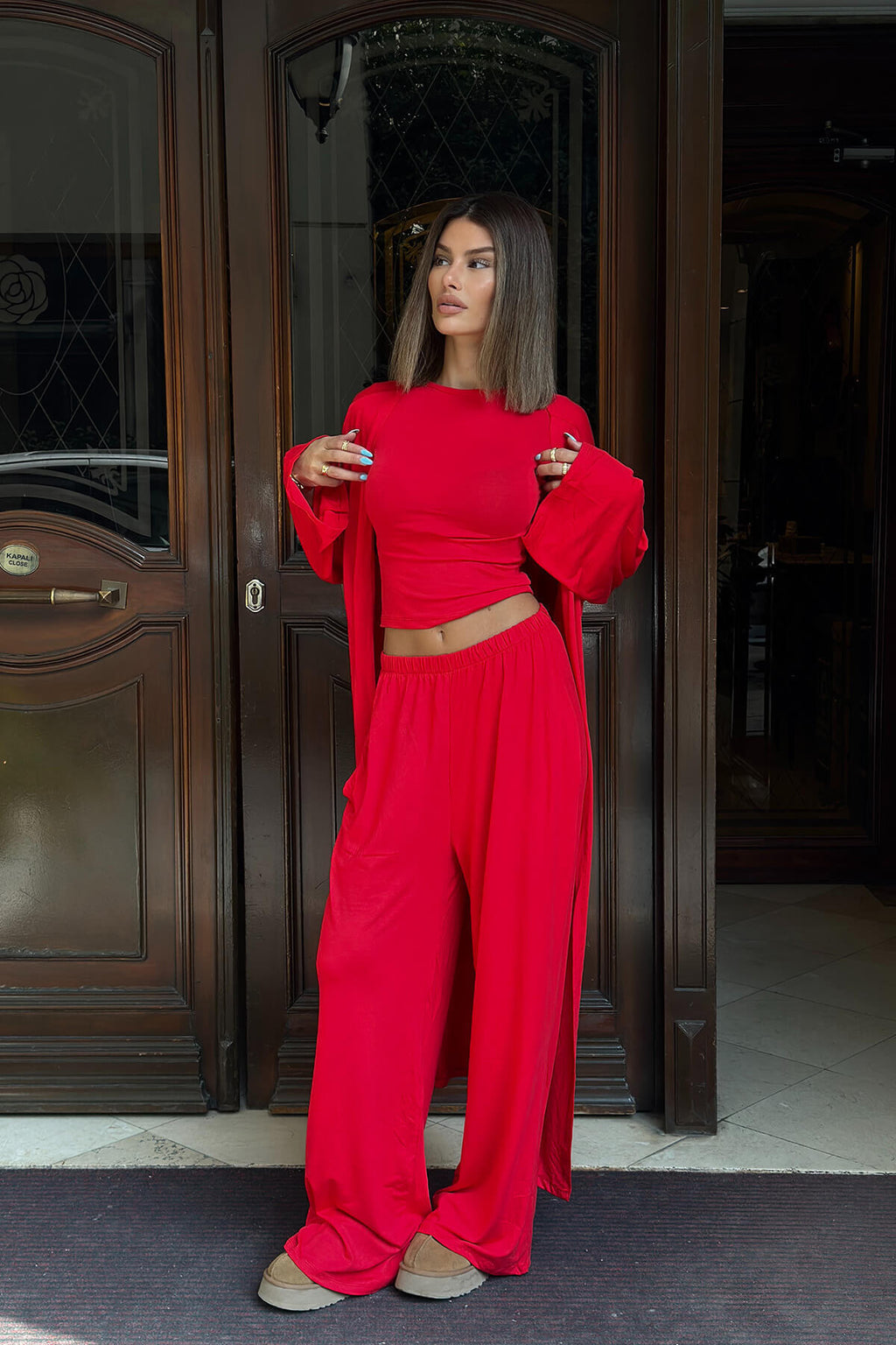 Kırmızı Yırtmaçlı Hırka Yarım Kol Crop ve Bol Paça Pantolon Kadın 3’lü Alt Üst Takım