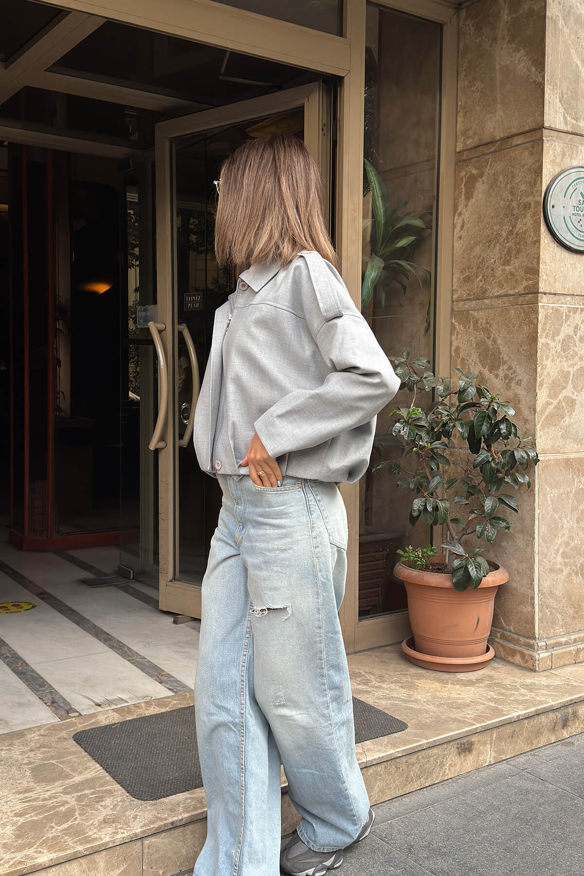 Gri Polo Yaka Fermuar Ve Pat Detaylı Kadın Bomber Ceket
