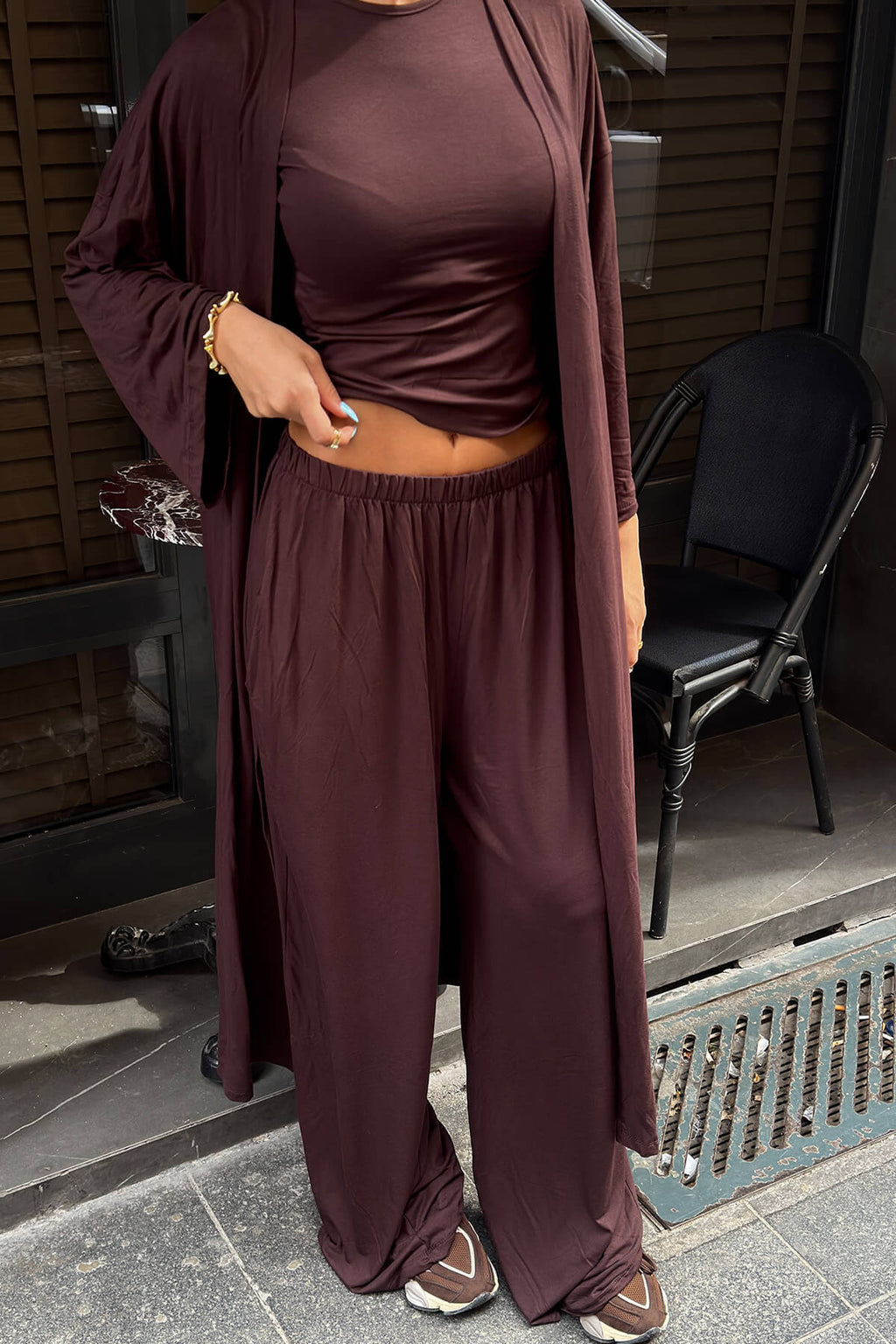 Kahverengi Yırtmaçlı Hırka Yarım Kol Crop ve Bol Paça Pantolon Kadın 3’lü Alt Üst Takım