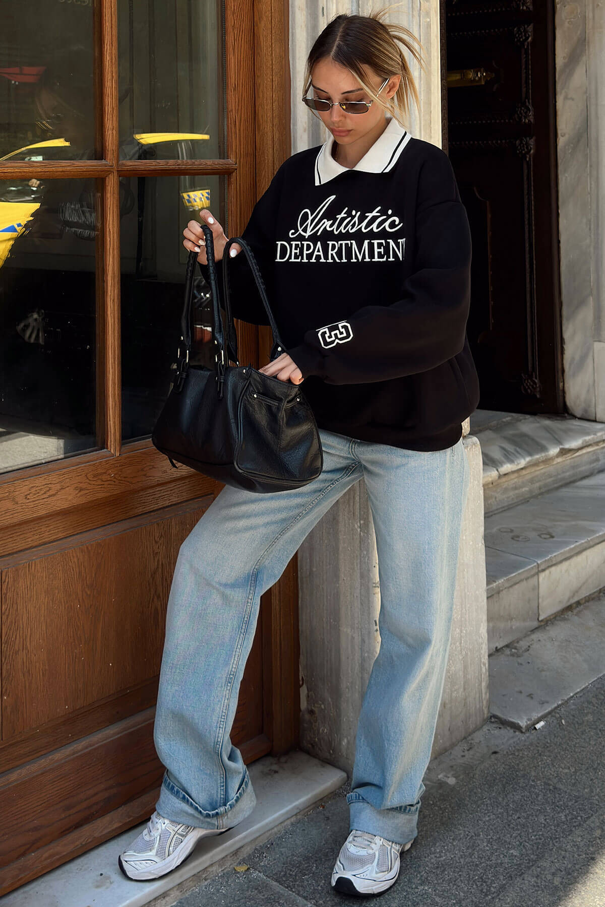 Siyah Artistic Nakışlı Polo Yaka İçi Pamuklu Kadın Sweatshirt