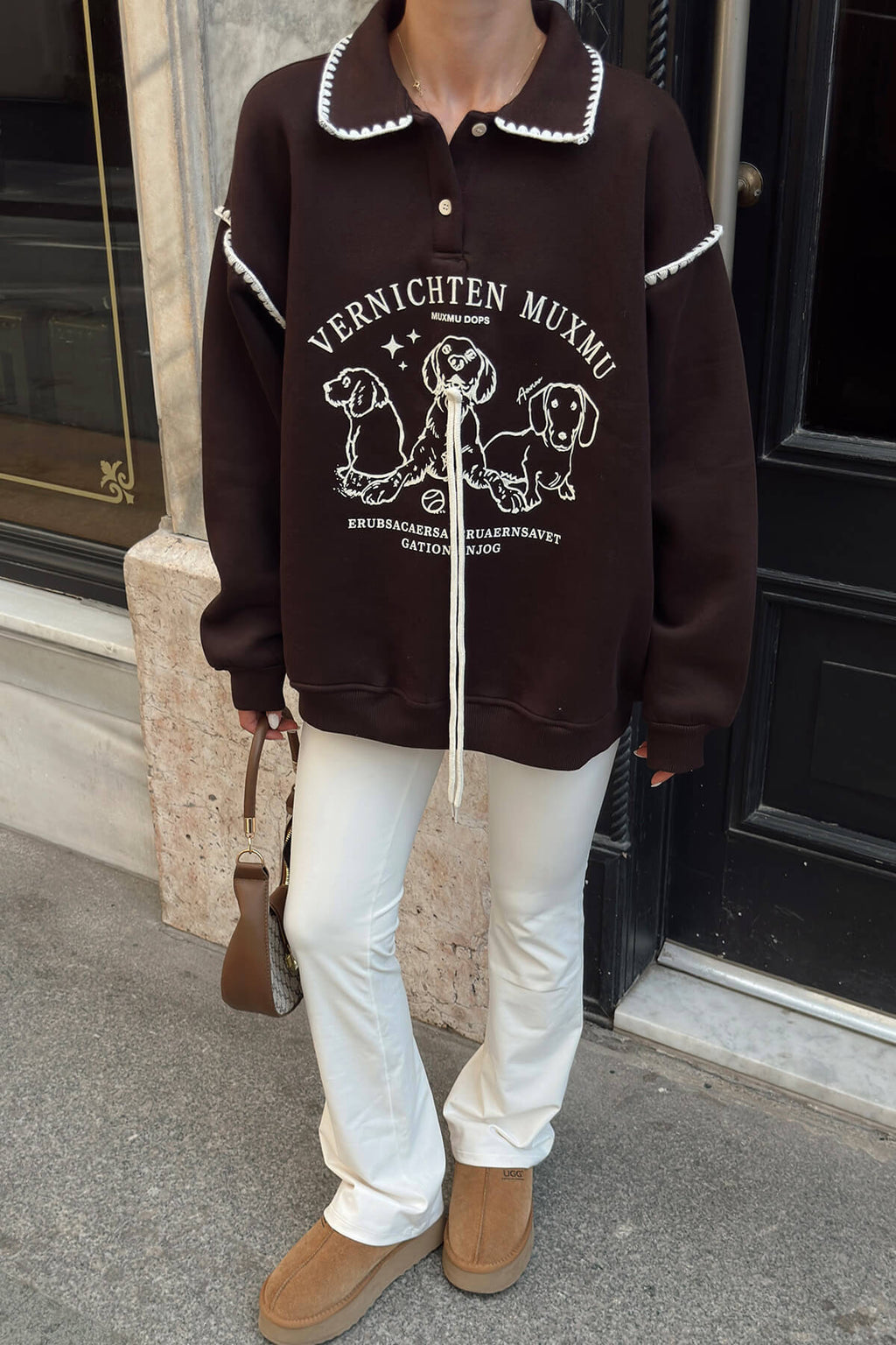 Kahverengi Polo Yaka Çoban Dikiş İçi Pamuklu Dog Baskılı Kadın Sweatshirt 