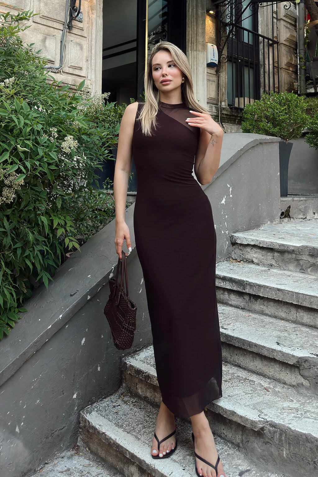 Kahverengi Bisiklet Yaka Astarı Tek Omuz Dekolteli Kadın Tül Midi  Elbise
