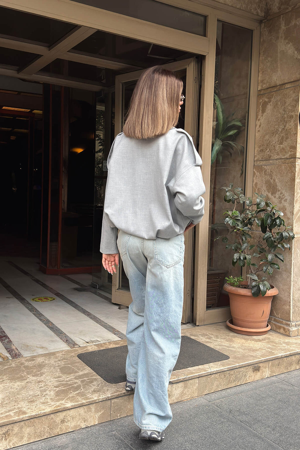 Gri Polo Yaka Fermuar Ve Pat Detaylı Kadın Bomber Ceket