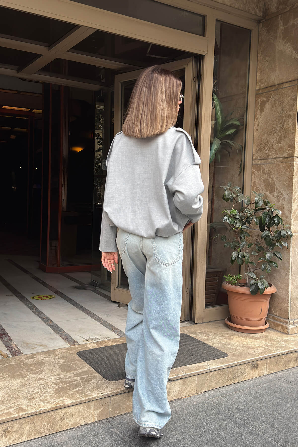 Gri Polo Yaka Fermuar Ve Pat Detaylı Kadın Bomber Ceket