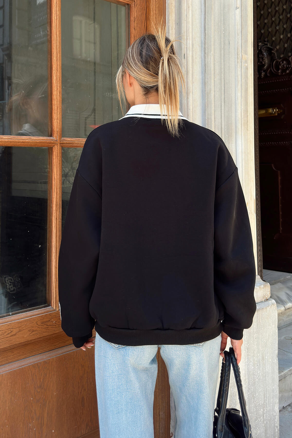 Siyah Artistic Nakışlı Polo Yaka İçi Pamuklu Kadın Sweatshirt