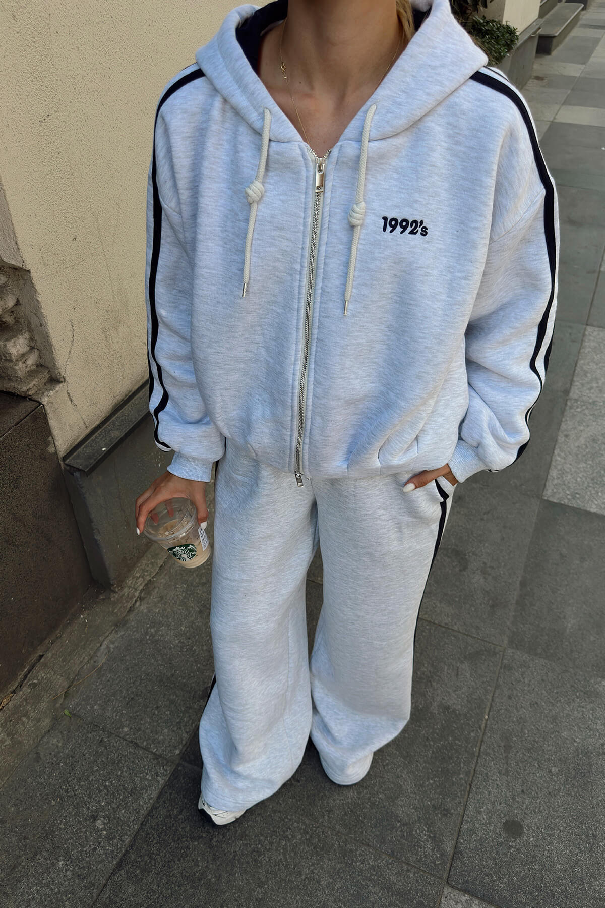 Gri Kapüşonlu Oversize Bomber Sweatshirt ve Çift Lastikli Bol Paça Eşofman Altı Şardonlu Kadın Eşofman Takımı 