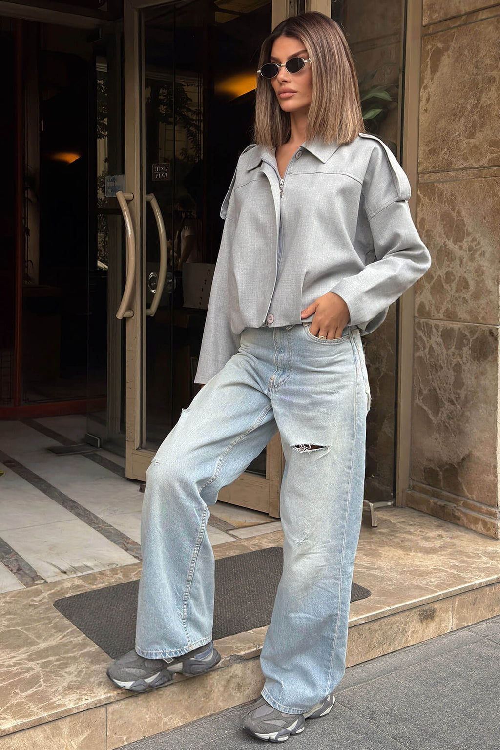 Gri Polo Yaka Fermuar Ve Pat Detaylı Kadın Bomber Ceket