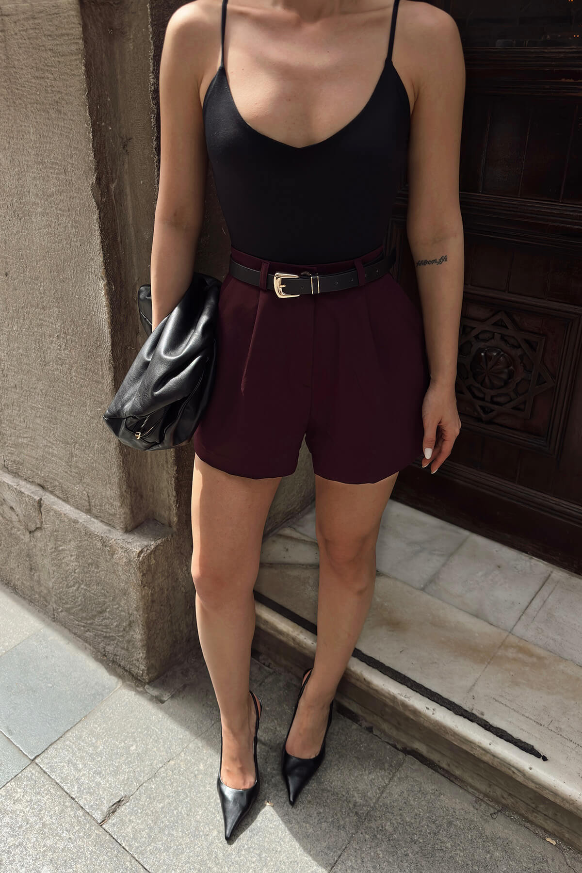 Bordo Yüksek Bel Cepli Pile Detay Kadın Mini Boy Şort