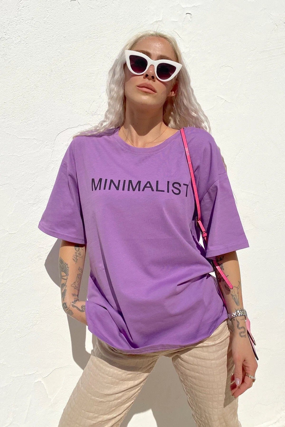Mor Minimalist Baskılı Bisiklet Yaka Tshirt