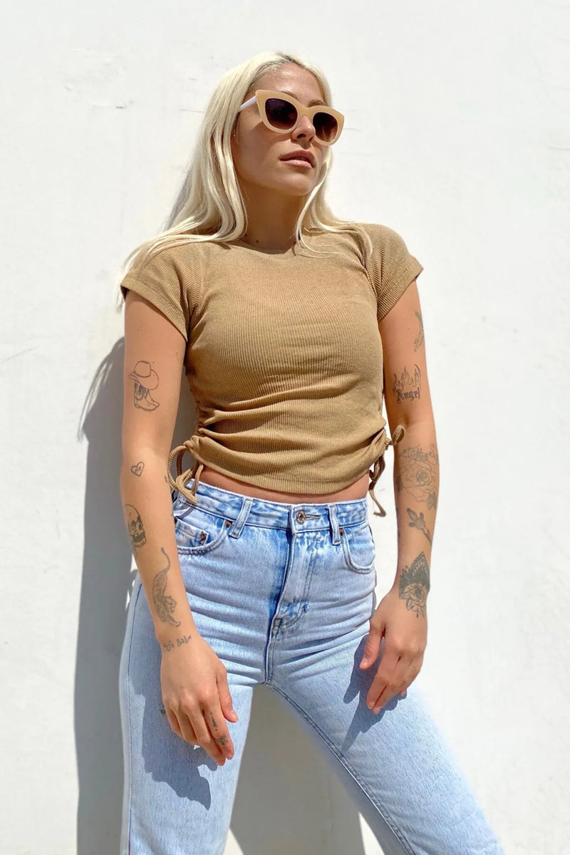 Camel Kısa Kol Çift Büzgülü Crop Bluz