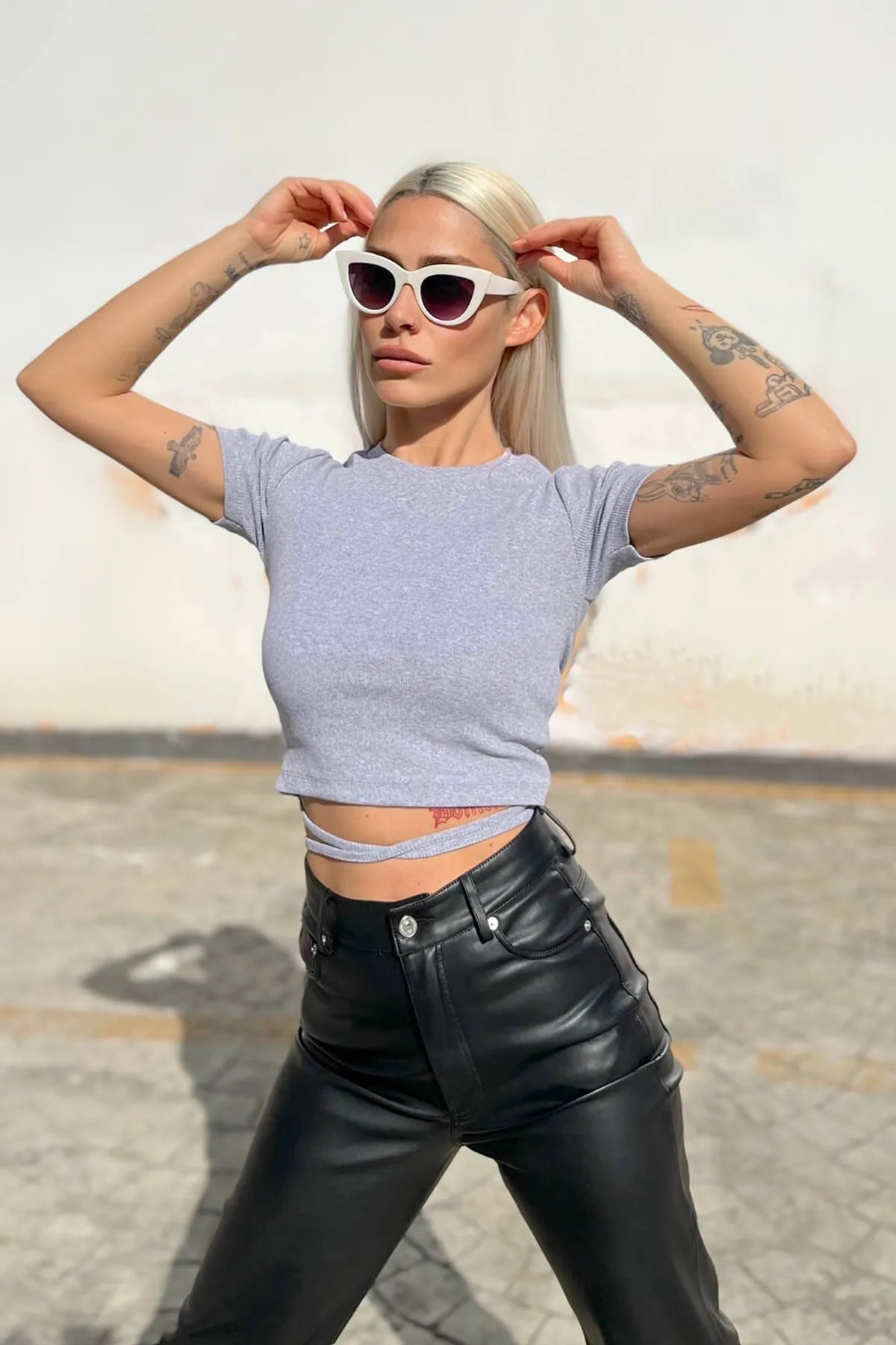 Gri Kısa Kol Biye Bağlamalı Crop Bluz