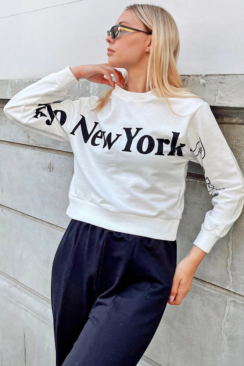 Beyaz Önü Ve Kolları Baskılı Kadın Crop Sweatshirt