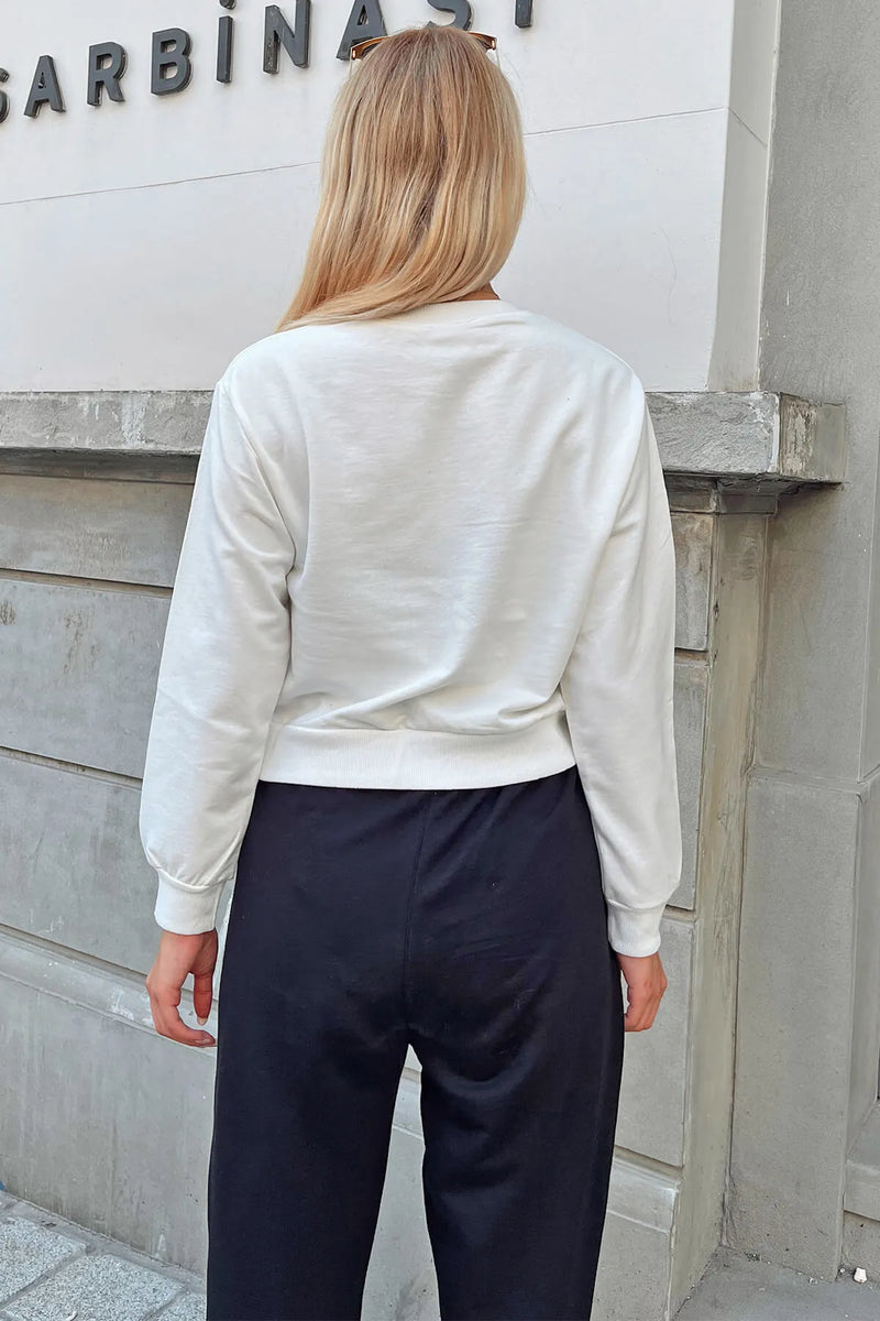 Beyaz Önü Ve Kolları Baskılı Kadın Crop Sweatshirt