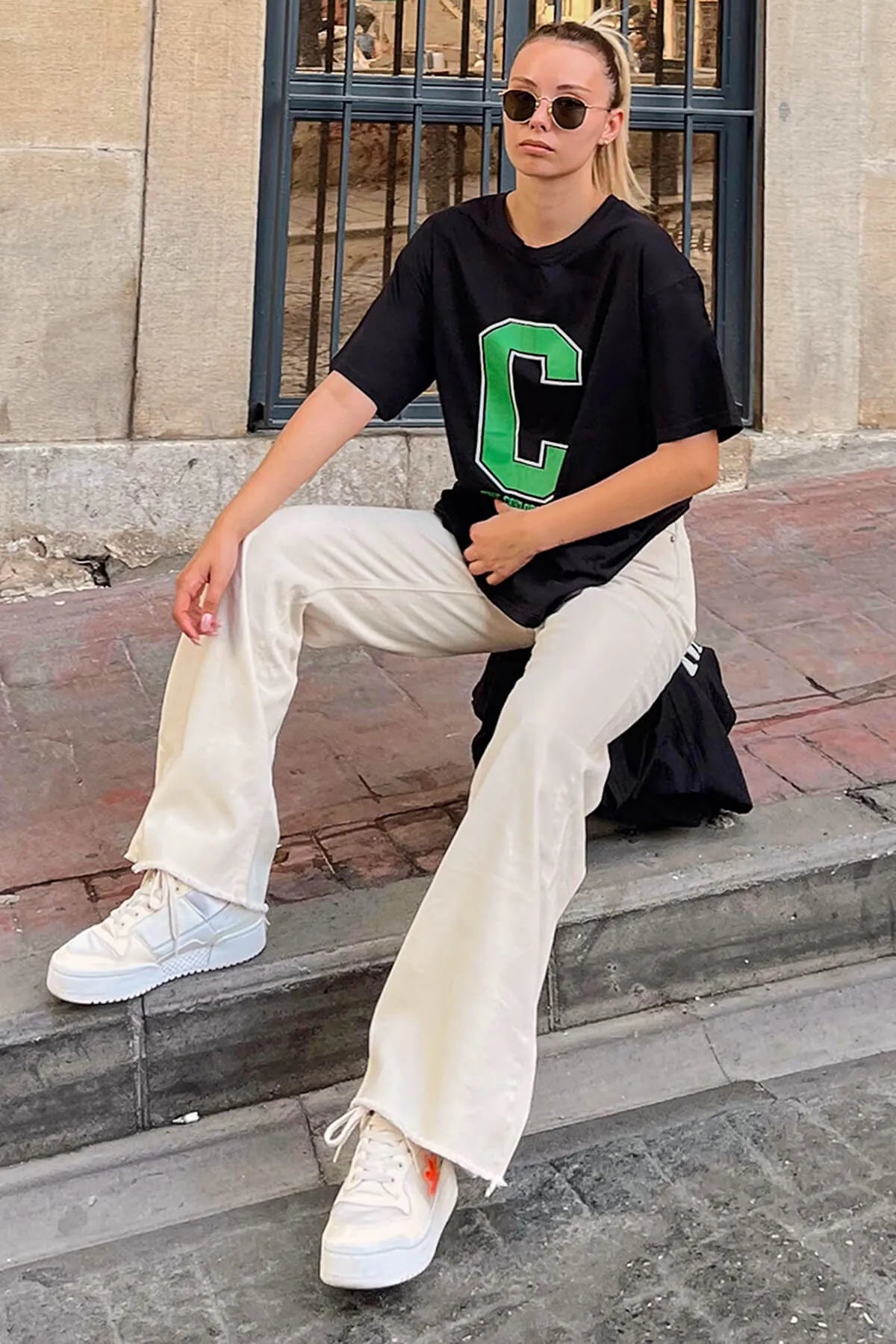 Siyah C Baskılı Oversize Kadın Tshirt