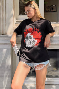 Siyah Kuru Kafa Gül Baskılı Oversize Kadın Tshirt