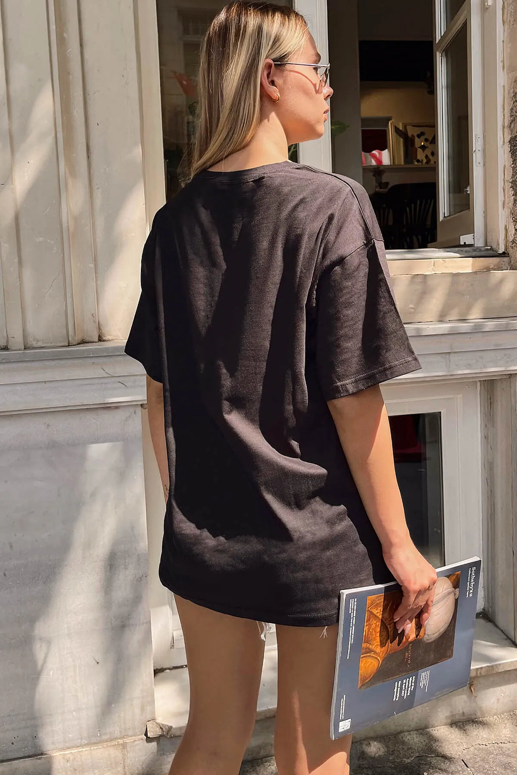 Siyah Kuru Kafa Gül Baskılı Oversize Kadın Tshirt