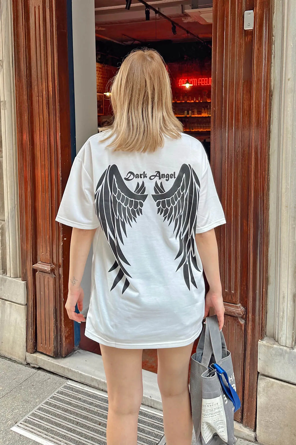 Beyaz Dark Angel Ön-Arka Baskılı Oversize Kadın Tshirt