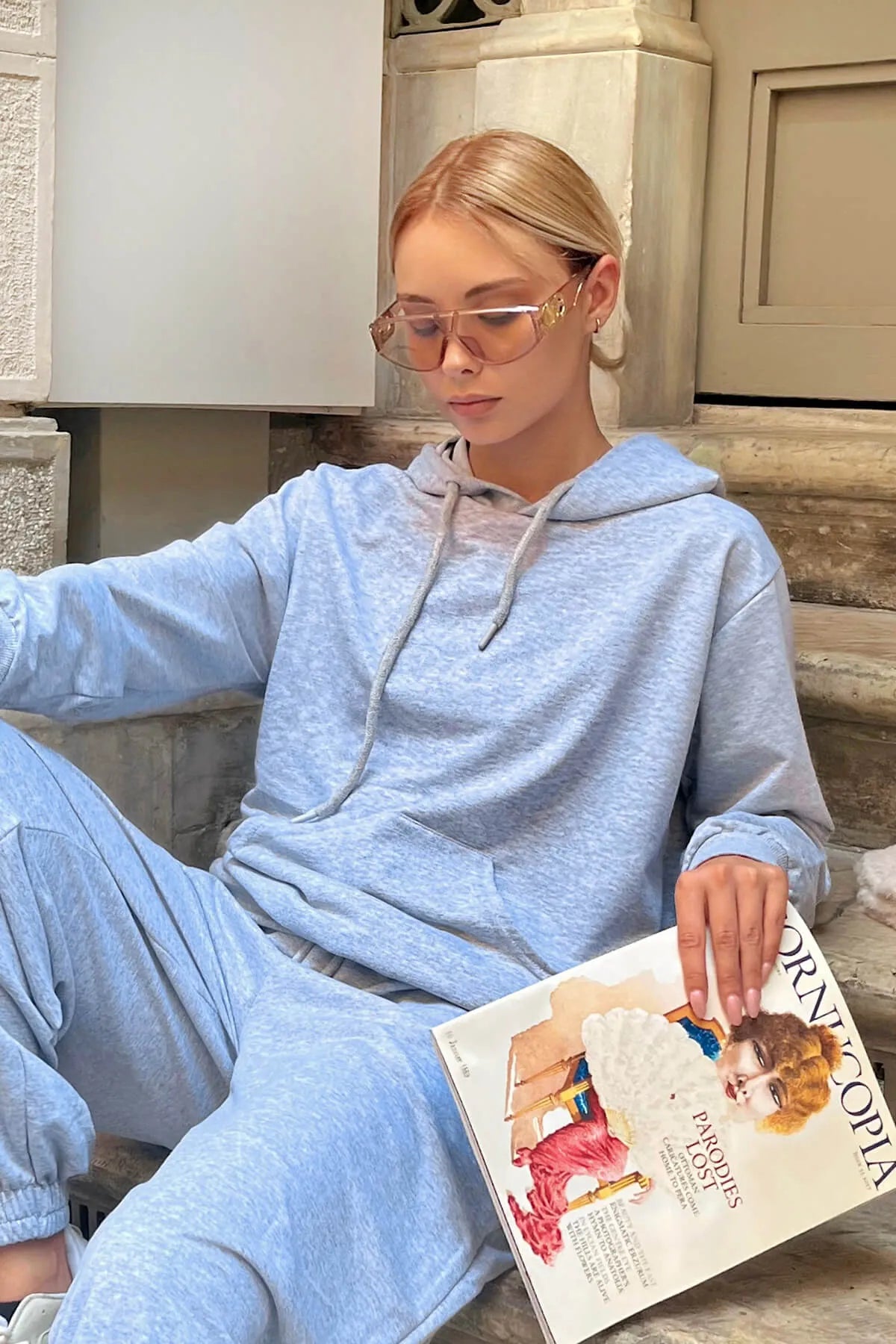 Gri Ribanalı Kapüşonlu Kanguru Cep Kadın Crop Sweat