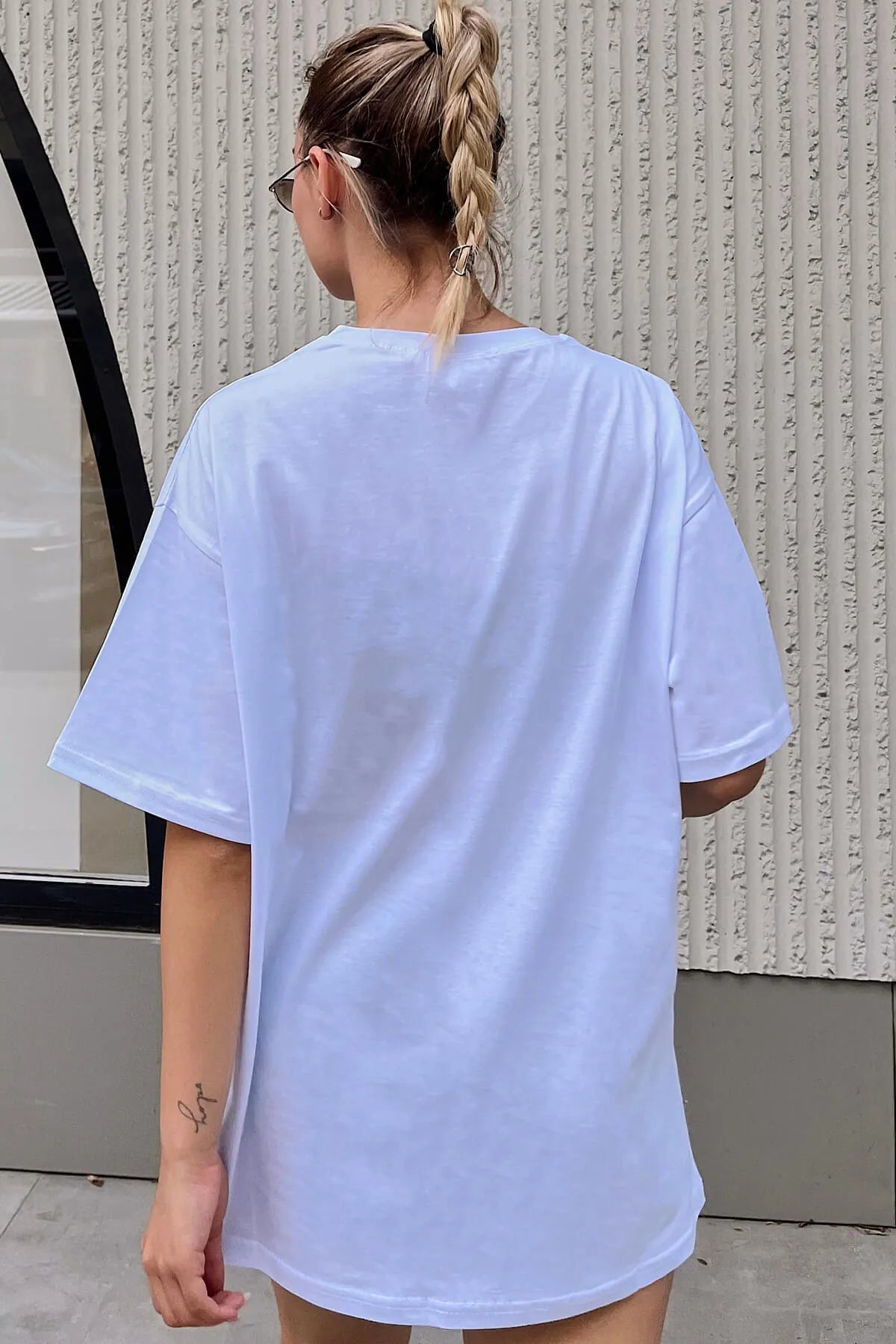 Beyaz West Coast Baskılı Oversize Kadın Tshirt