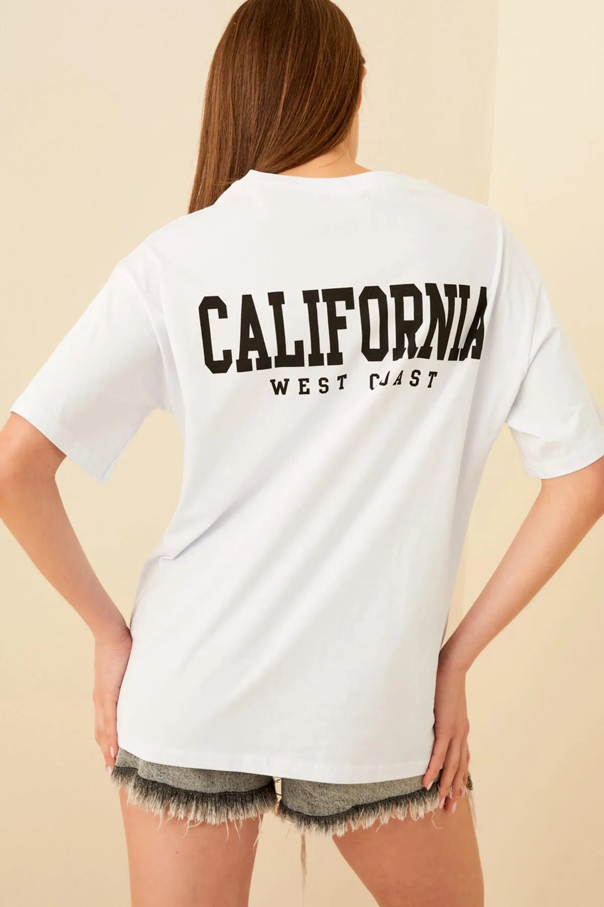 Beyaz Clfrnia Sırt Baskılı Oversize Kadın Tshirt