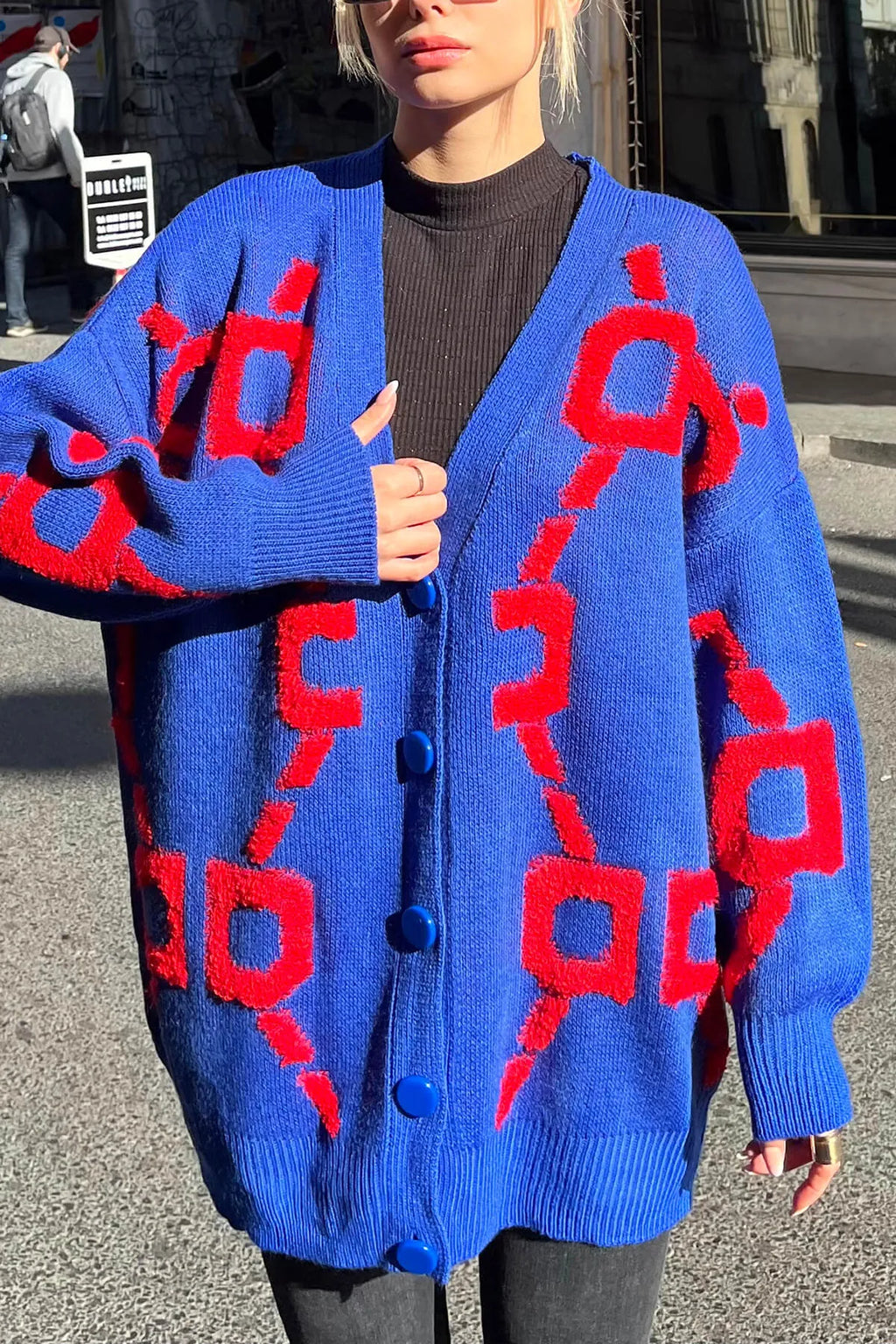 Mavi Kabartma Desenli Oversize Kadın Triko Hırka