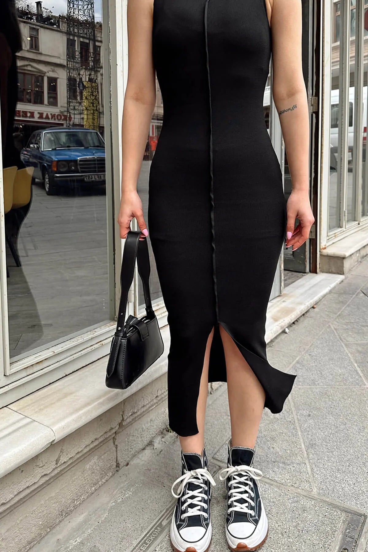 Siyah Ön Yırtmaçlı Örgü Kadın Triko Midi Elbise