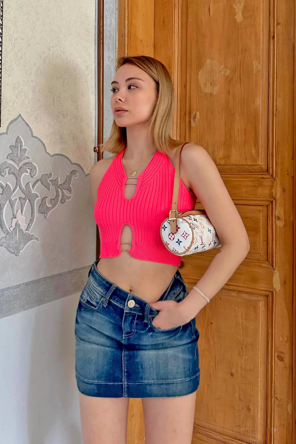 Pembe Metal Aksesuarlı Kadın Triko Crop Top