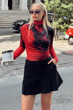 Kırmızı Batik Desen Yarım Balıkçı Omuz ve Bel Drapeli Kadın Bluz Crop