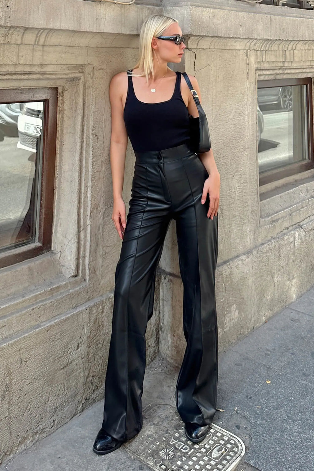Siyah Leather Çimalı Yüksek Bel Geniş Paça Kadın Suni Deri Pantolon