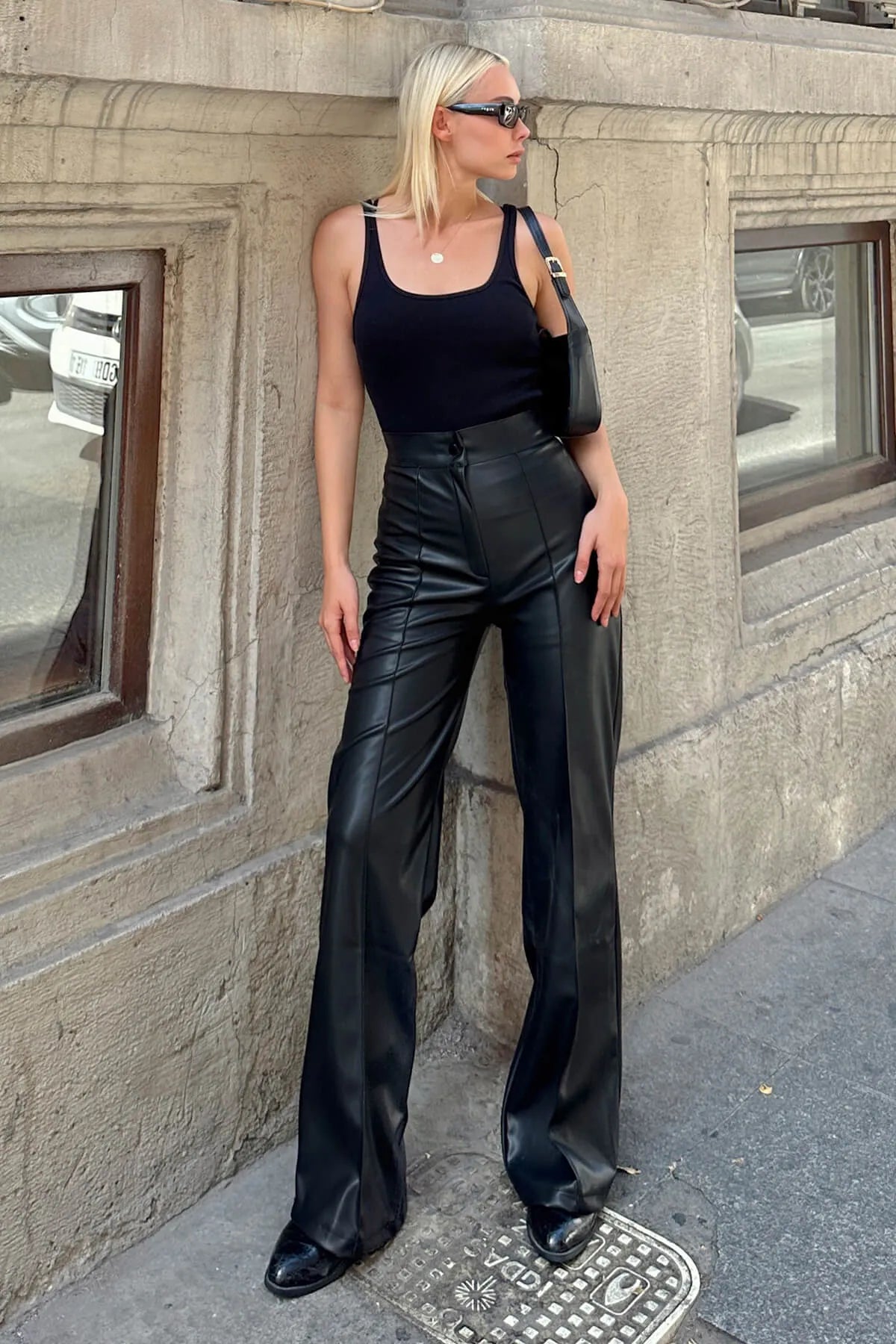 Siyah Leather Çimalı Yüksek Bel Geniş Paça Kadın Suni Deri Pantolon