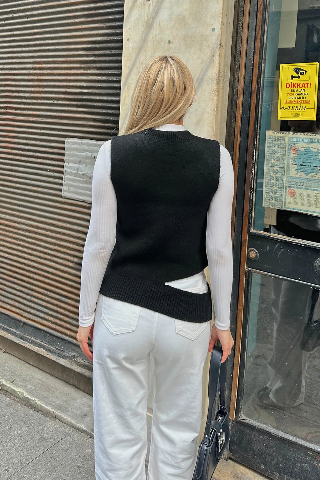 Siyah Dekolteli Bisiklet Yaka Örgü Kadın Triko Süveter