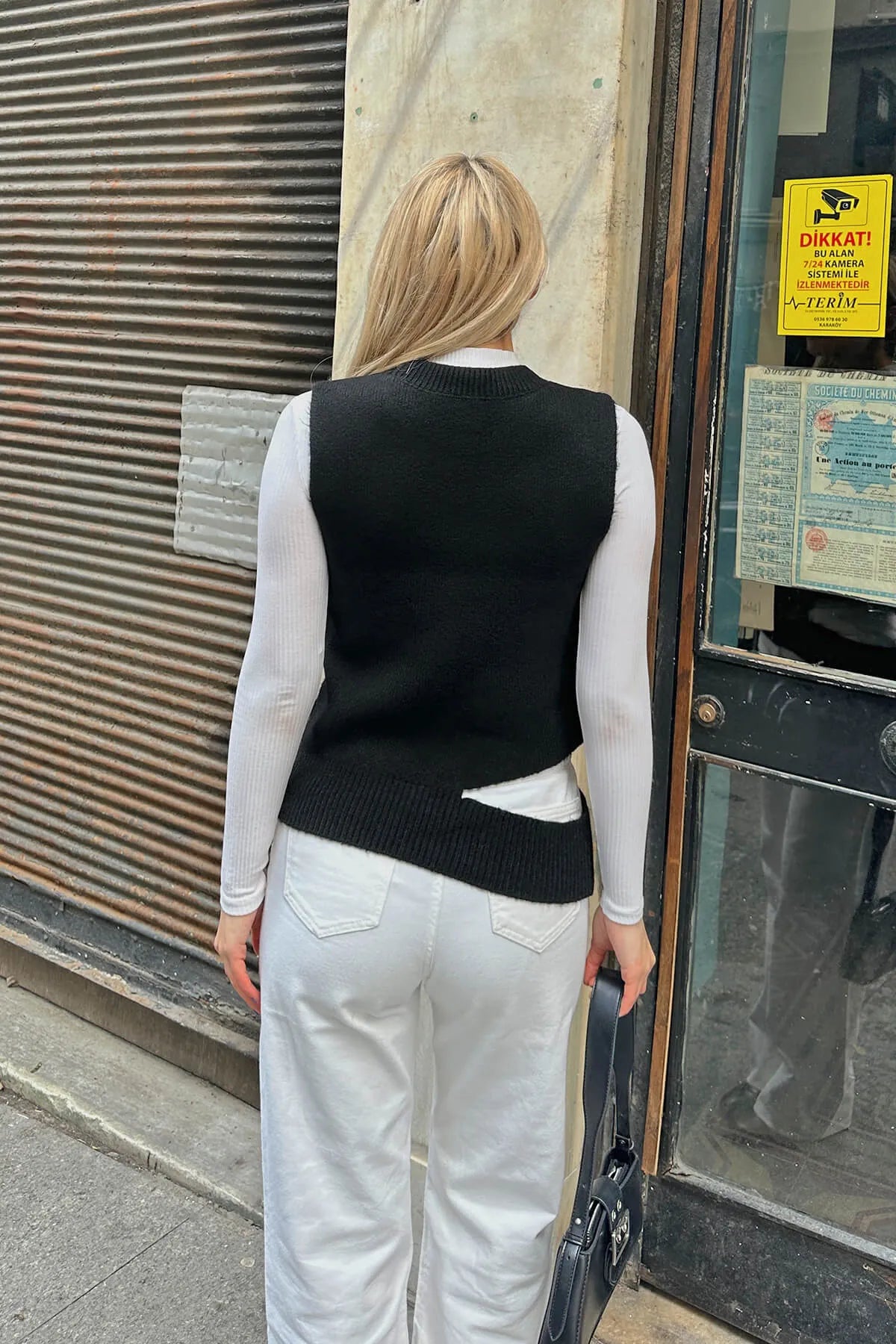Siyah Dekolteli Bisiklet Yaka Örgü Kadın Triko Süveter