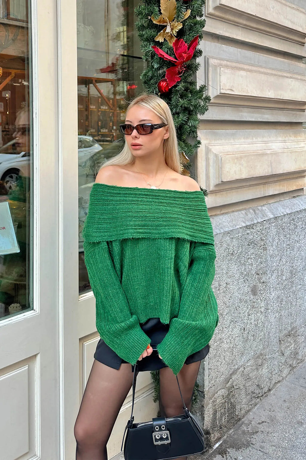 Yeşil Velvet Madonna Yaka Açık Omuz Kadın Triko Kazak