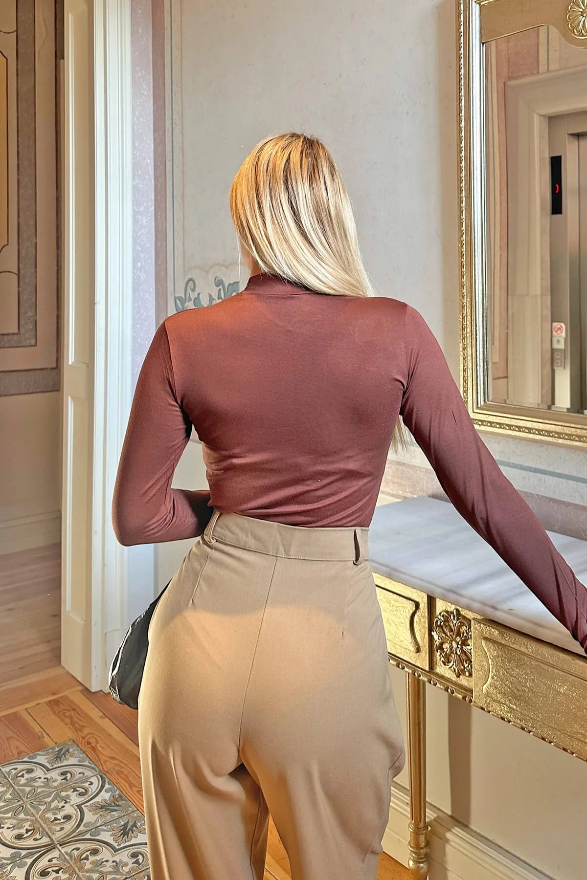 Kahverengi Parmak Detay Yarım Balıkçı Kadın Bluz