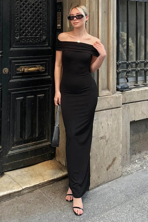 Siyah Omzu Açık Madonna Yaka Kadın Midi Elbise