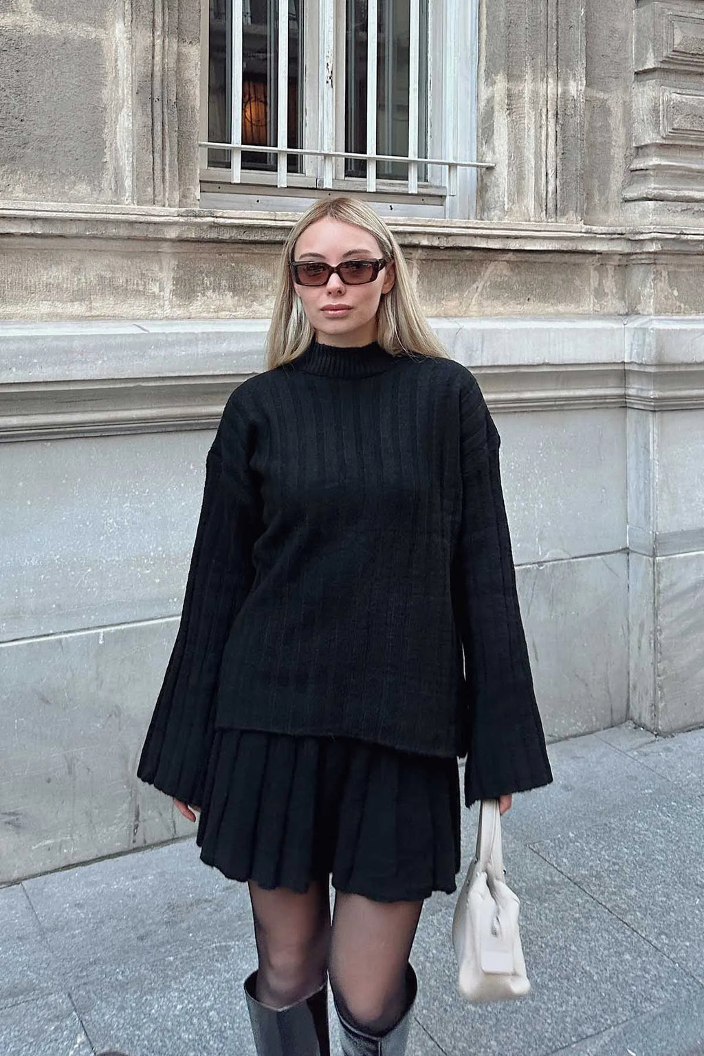 Siyah Bisiklet Yaka Kazak-Etek Alt-Üst Kadın Triko Takım