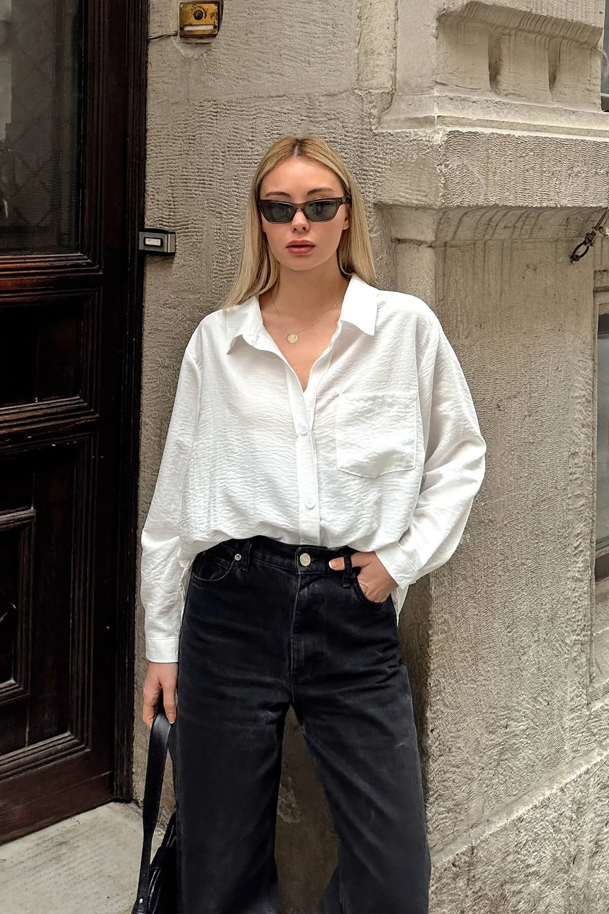 Beyaz Tek Cepli Oversize Rahat Kalıp Kadın Gömlek