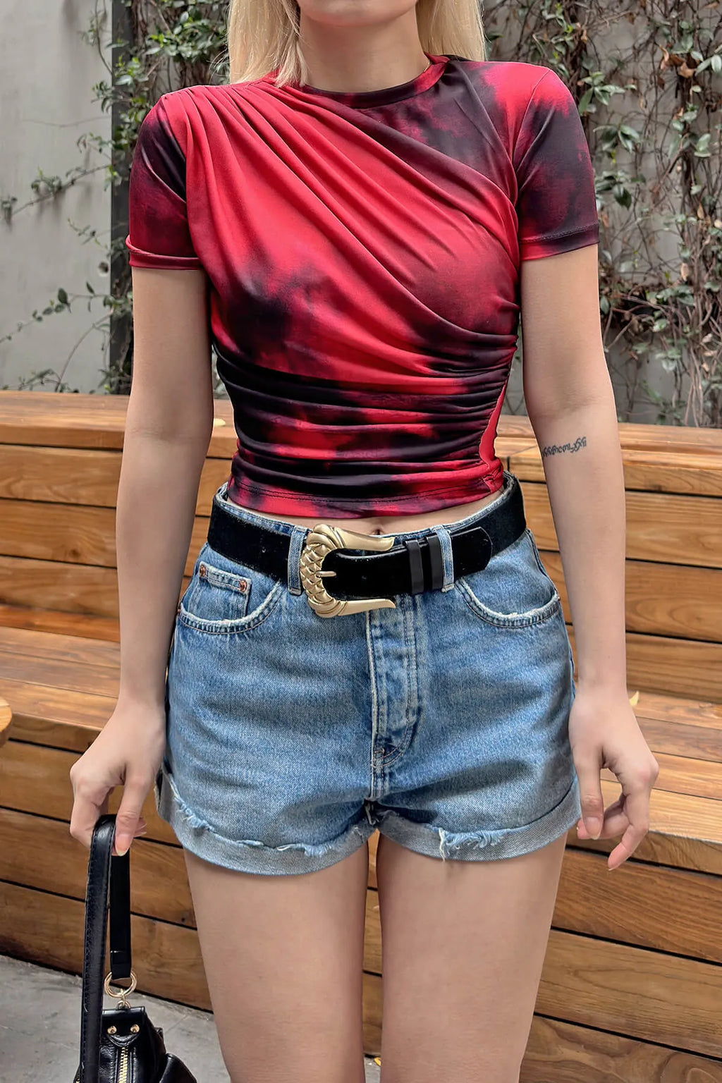 Kırmızı Julia Batik Desen Omuz ve Bel Drapeli Kadın Crop Bluz
