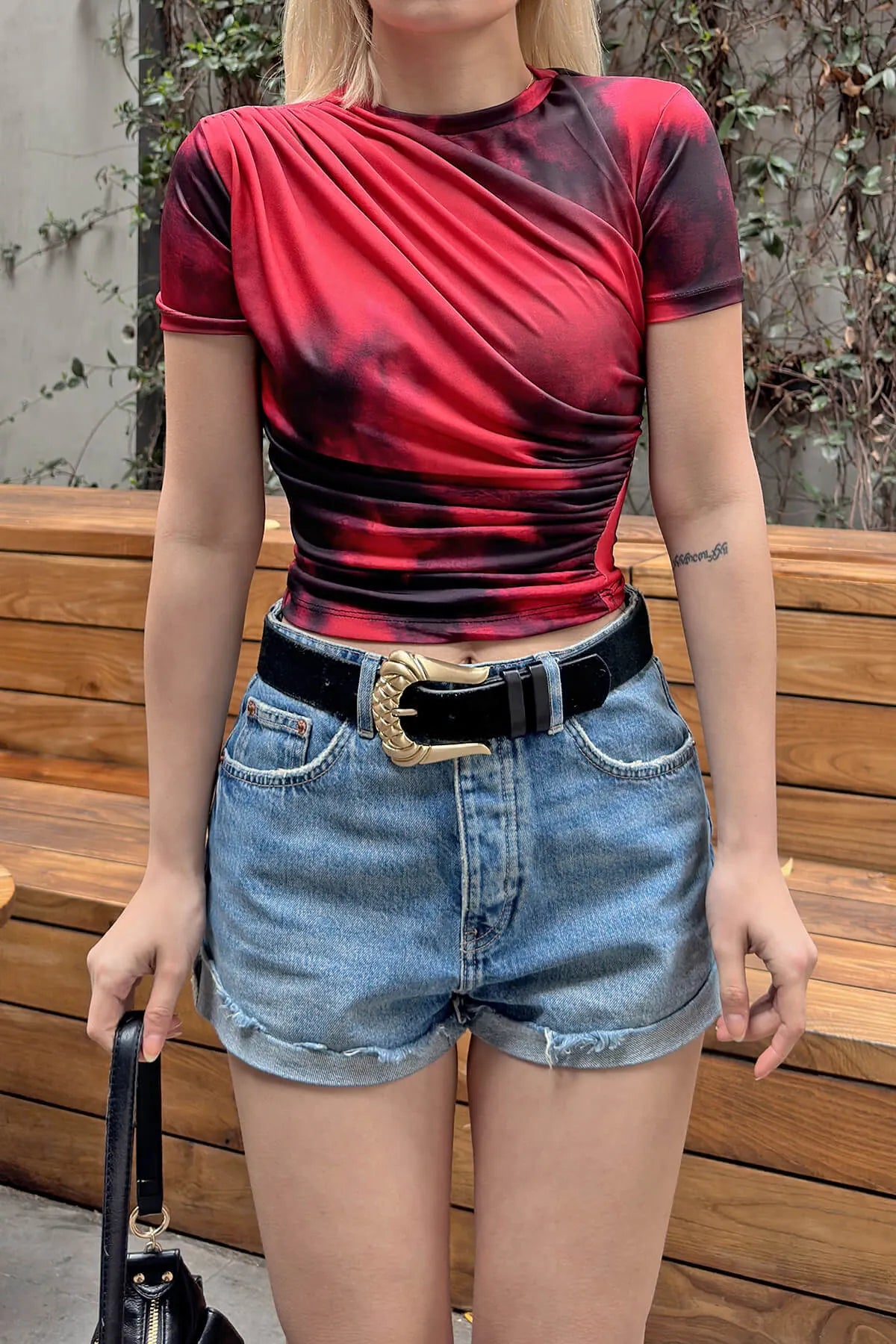 Kırmızı Julia Batik Desen Omuz ve Bel Drapeli Kadın Crop Bluz