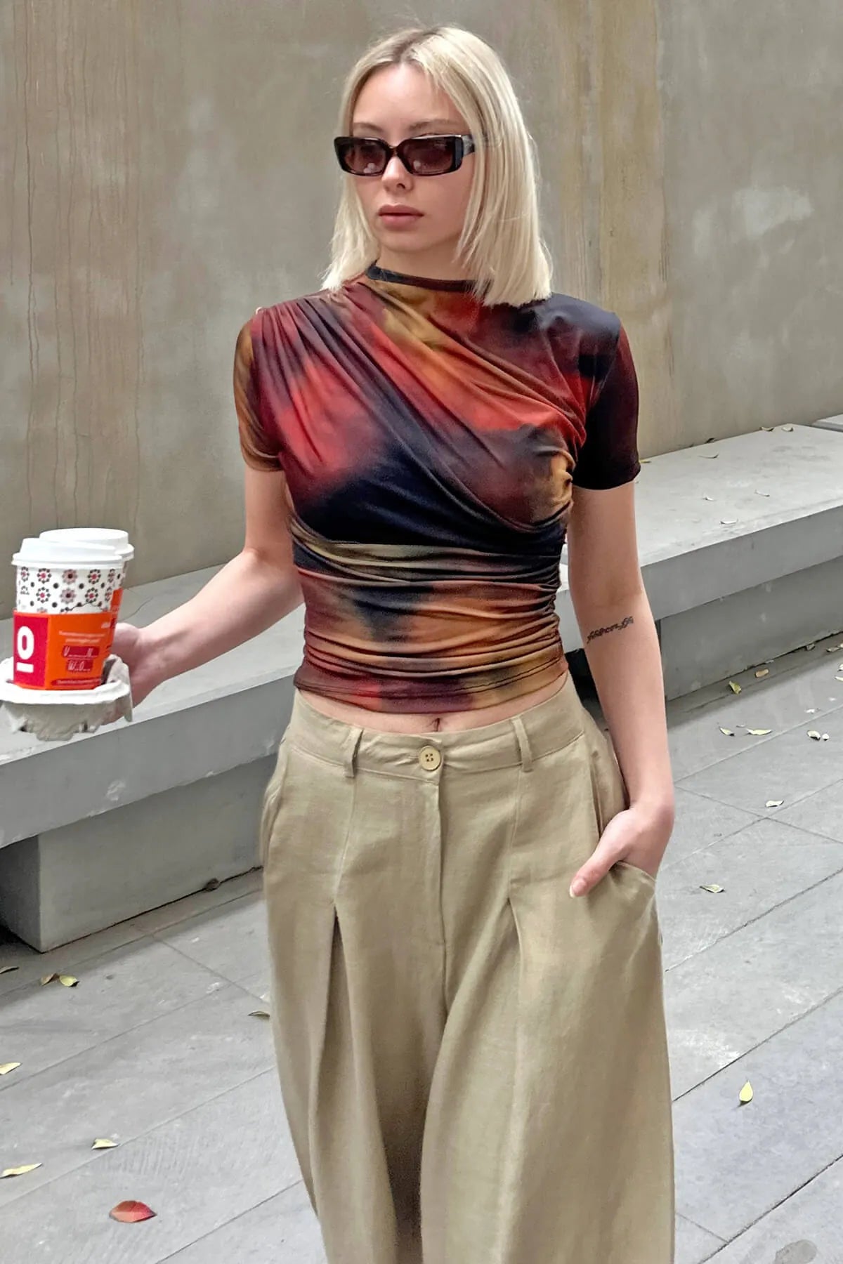 Turuncu Julia Batik Desen Omuz ve Bel Drapeli Kadın Crop Bluz