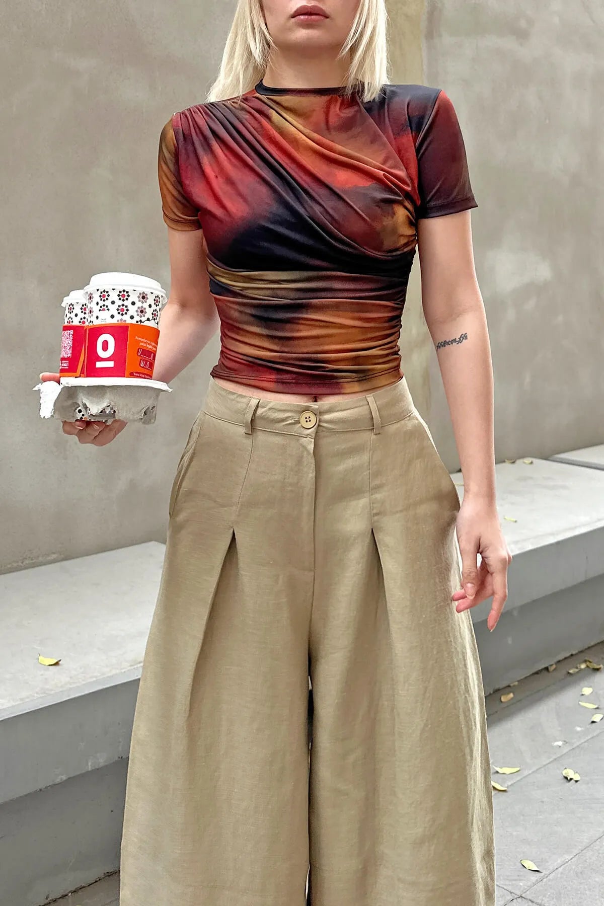 Turuncu Julia Batik Desen Omuz ve Bel Drapeli Kadın Crop Bluz