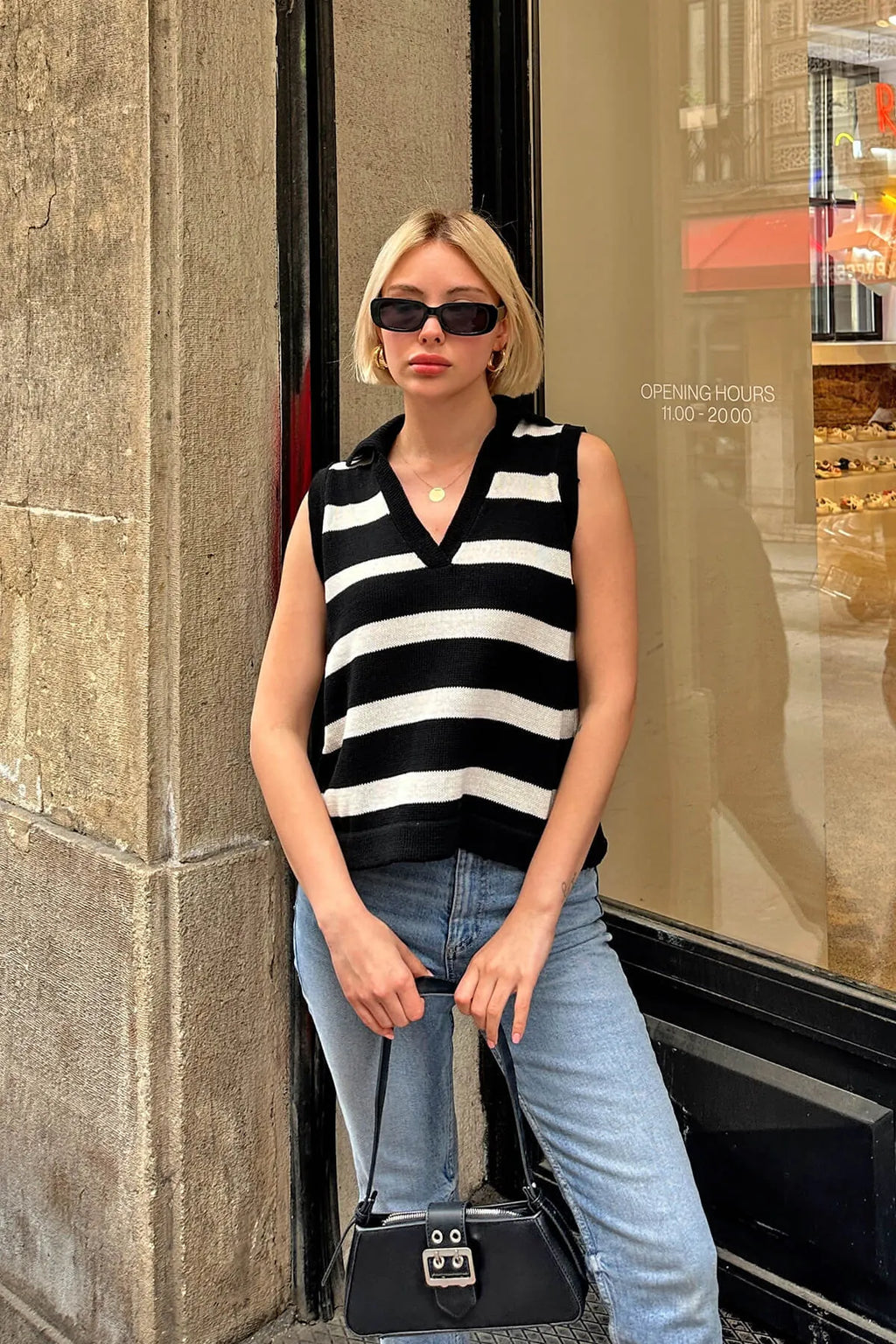 Siyah Rud Çizgili Polo Yaka Sıfır Kol Kadın Triko Bluz