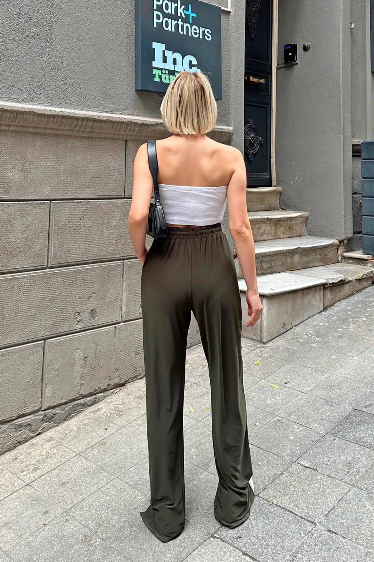 Yeşil Beli Lastikli Paça Yırtmaçlı Kadın Eşofman Altı