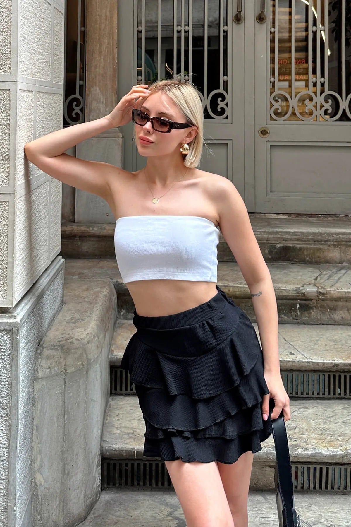 Siyah Kat Kat Detaylı Kadın Mini Etek