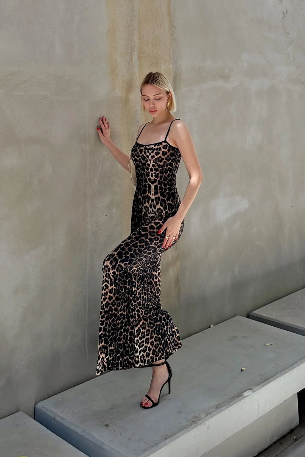 Kahverengi Sandy Leopar Desenli İp Askılı Kadın Midi Elbise