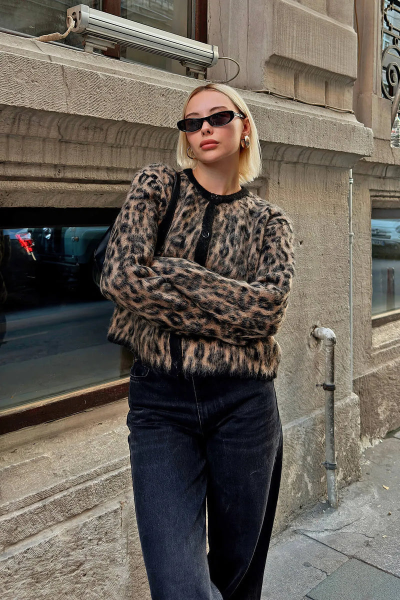 Kahverengi Yünlü Leopar Desen Kadın Triko Hırka
