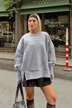Gri Dikiş Detaylı Yırtmaçlı İçi Pamuklu Parmak Geçmeli Kadın Sweatshirt