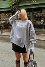 Gri Dikiş Detaylı Yırtmaçlı İçi Pamuklu Parmak Geçmeli Kadın Sweatshirt