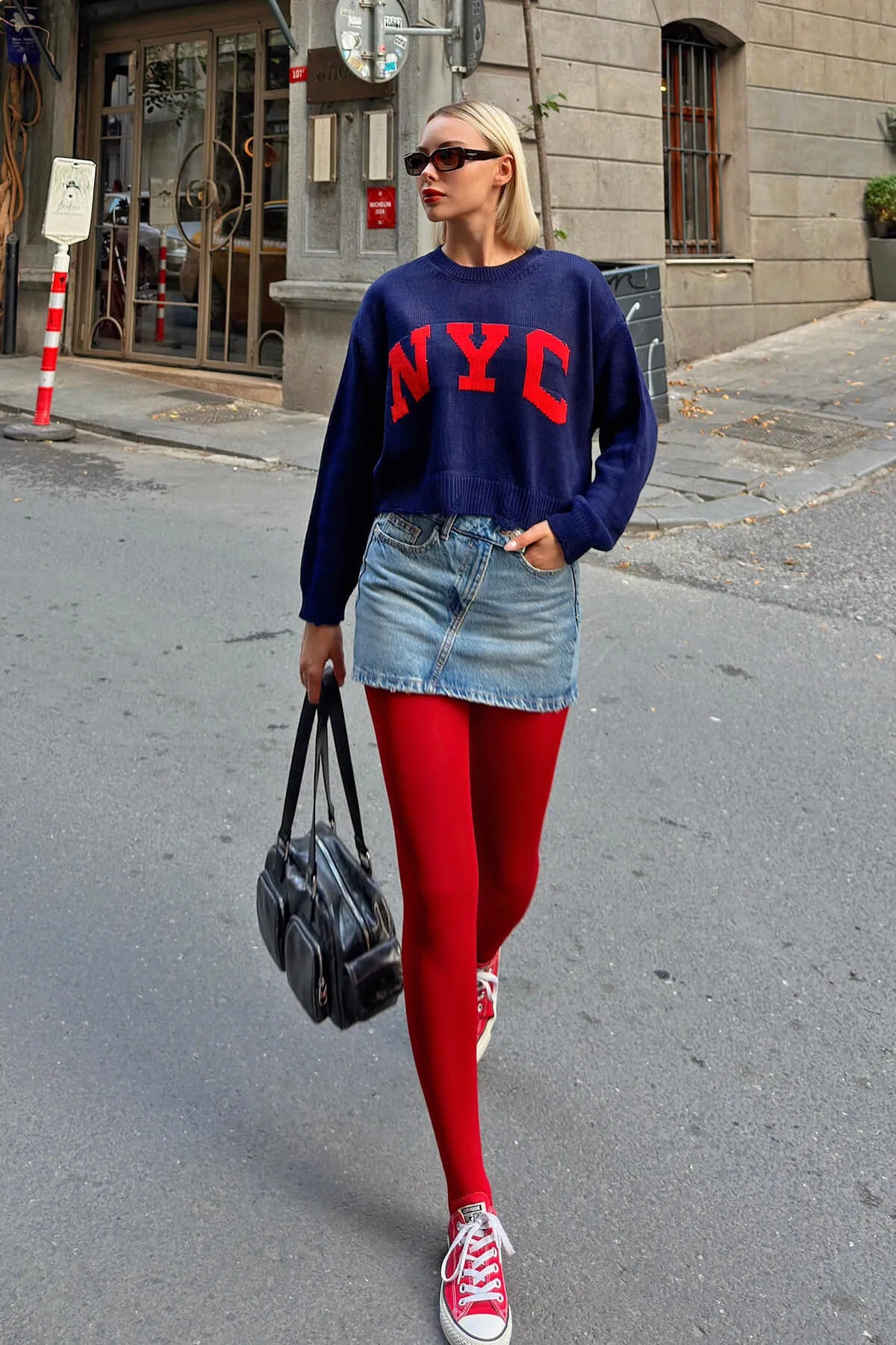 Lacivert Nyc Desenli Yırtık Detay Kadın Crop Triko Kazak