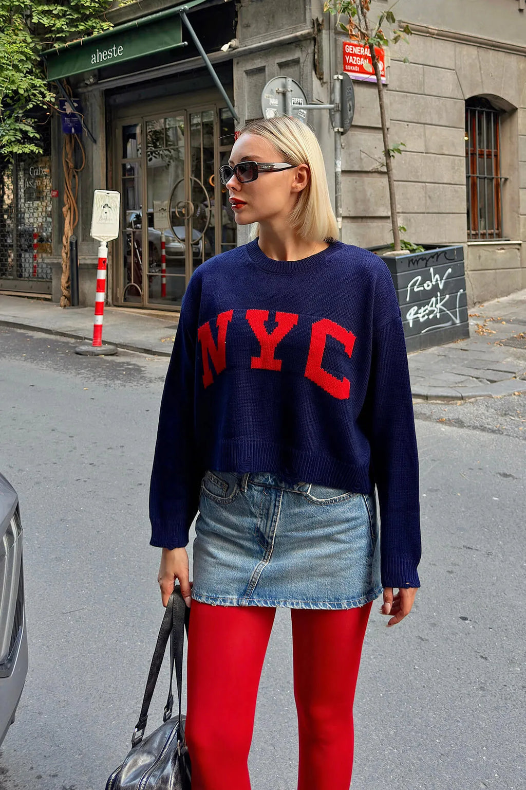 Lacivert Nyc Desenli Yırtık Detay Kadın Crop Triko Kazak
